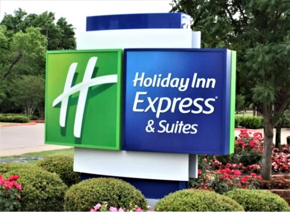 Holiday Inn Express & Suites Detroit Dearborn by IHG gallery photo in Dearborn, MI — image 8