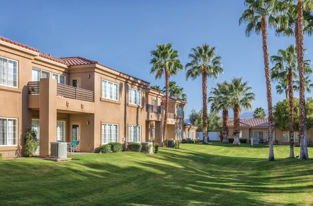 Worldmark Cathedral City featured exterior or lobby in Cathedral City, CA — similar hotel
