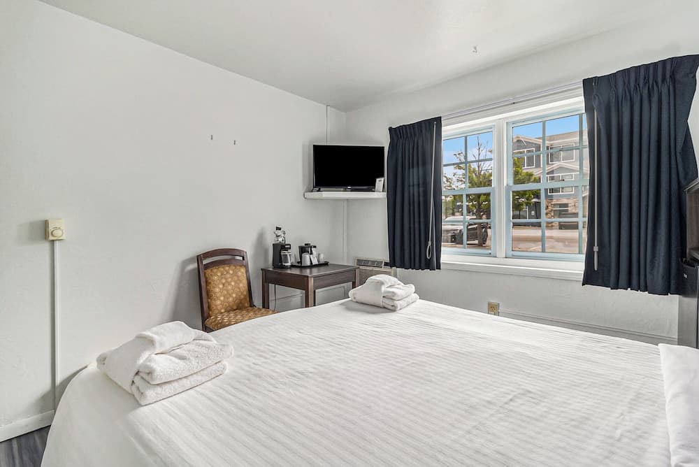 Snyder's Shoreline Inn gallery photo in Ludington, MI — image 48