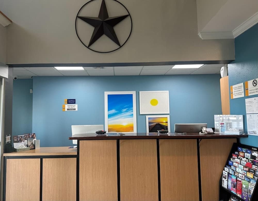 Days Inn by Wyndham Copperas Cove interior in Copperas Cove, TX — gallery photo 2