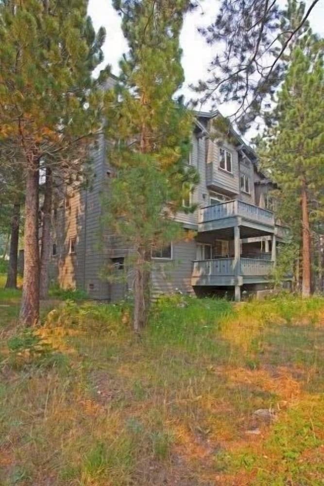 Timbers 1033 featured exterior or lobby in Mammoth Lakes, CA — similar hotel