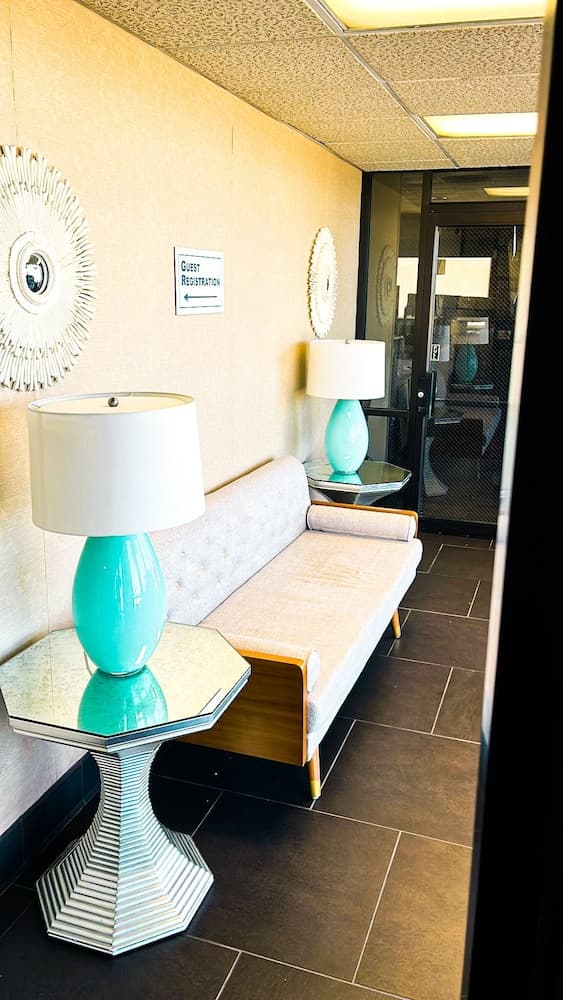 Eleven Boutique Hotel property views in Emporia, KS — gallery photo 3