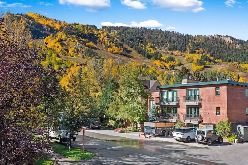 Downtown Aspen Vacation Rentals — hotel in Aspen, Colorado