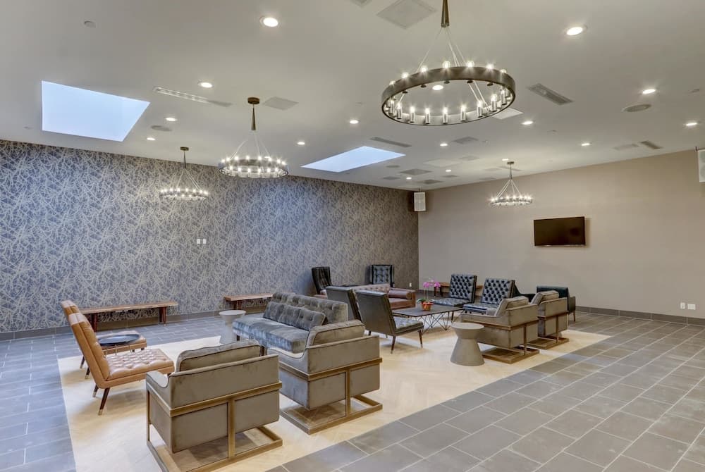 Microtel Inn by Wyndham Long Island City interior in Long Island City, NY — gallery photo 2