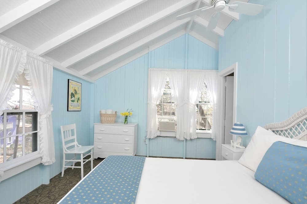 Pequot Hotel gallery photo in Oak Bluffs, MA — image 54