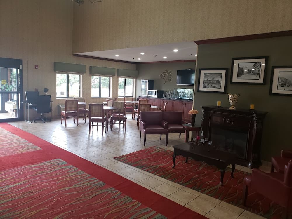 A Victory Suites Warren property views in Warren, MI — gallery photo 3