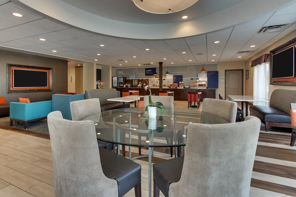 Holiday Inn Express Cheektowaga North East by IHG gallery photo in Buffalo, NY — image 44