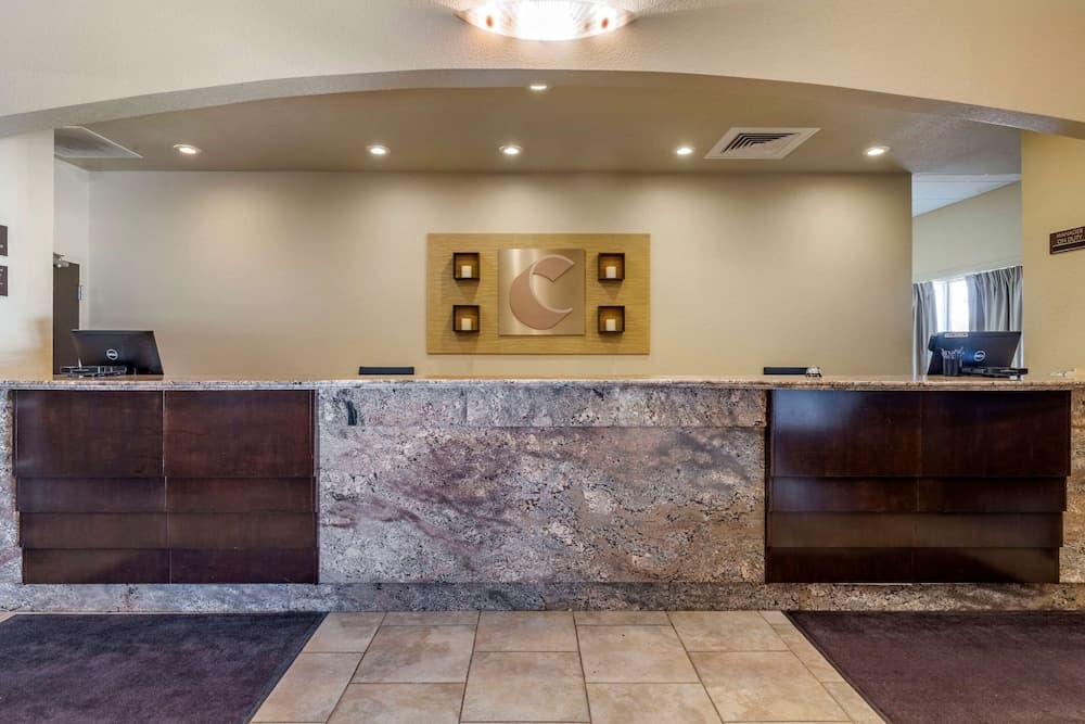 Comfort Inn Bentonville - Crystal Bridges interior in Bentonville, AR — gallery photo 2