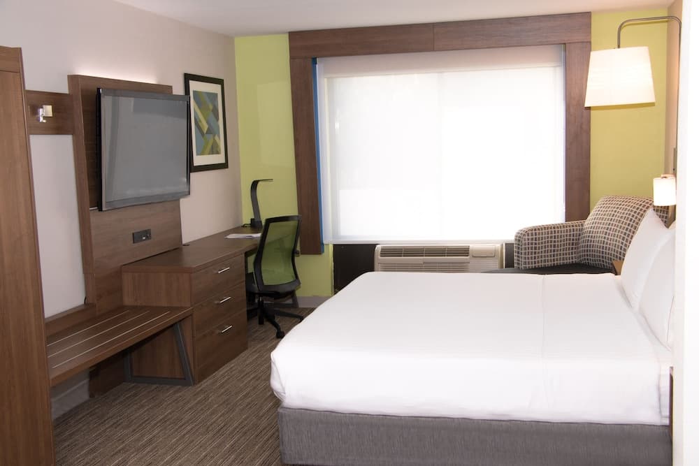 Comfort Inn & Suites Tyler North property views in Tyler, TX — gallery photo 3