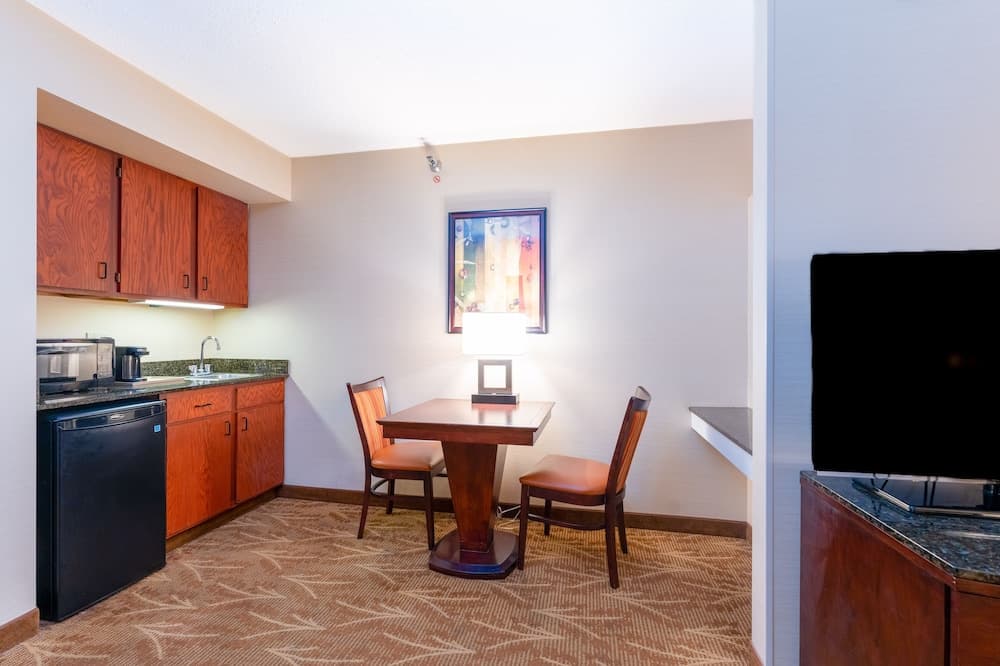 Kahler Inn and Suites - Mayo Clinic Area interior in Rochester, MN — gallery photo 2