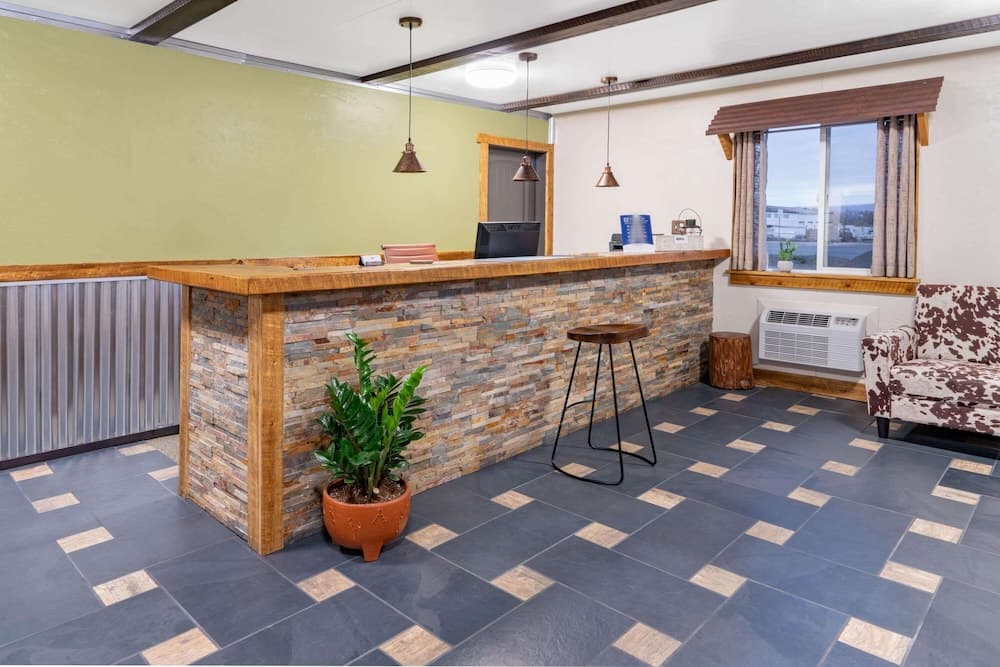 Travelodge by Wyndham Lovell/Bighorns interior in Lovell, WY — gallery photo 2