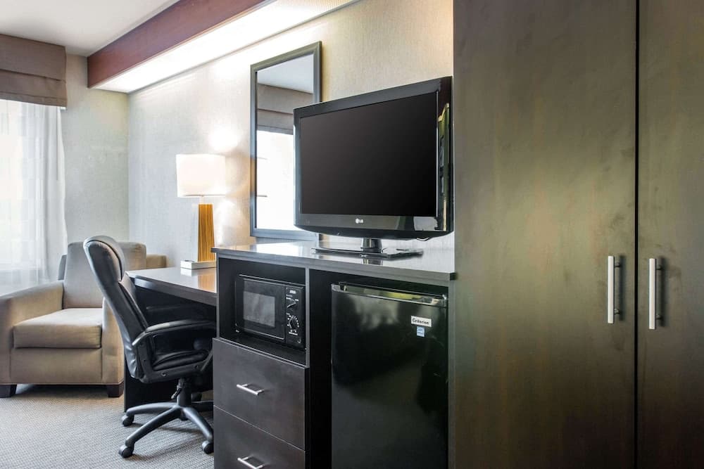 Sleep Inn & Suites Oregon - Toledo gallery photo in Oregon, OH — image 24