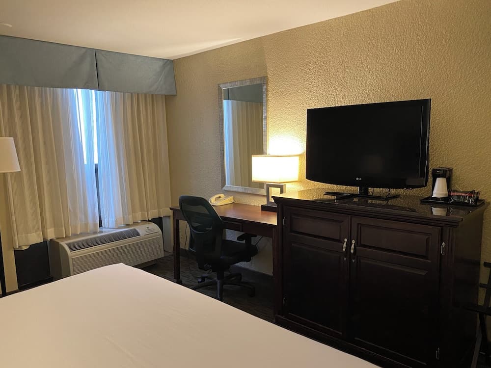 Hotel Indigo Detroit North – Troy by IHG interior in Troy, MI — gallery photo 2