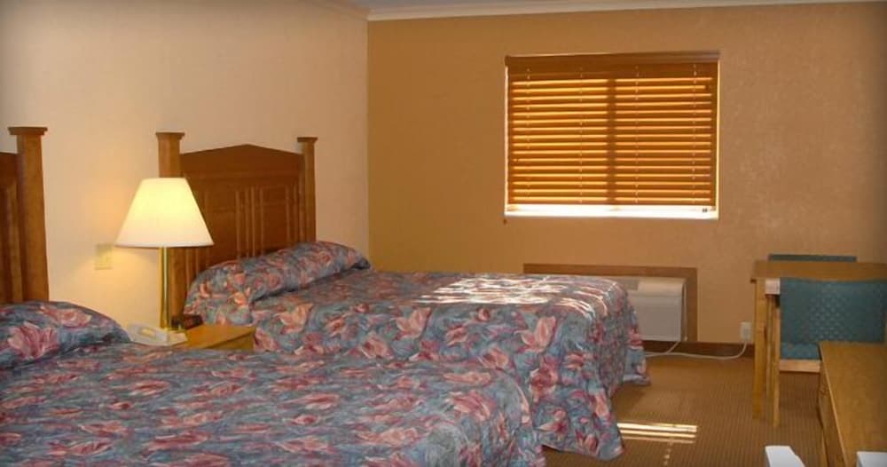 Best Rest Inn & Suites interior in West Union, IA — gallery photo 2
