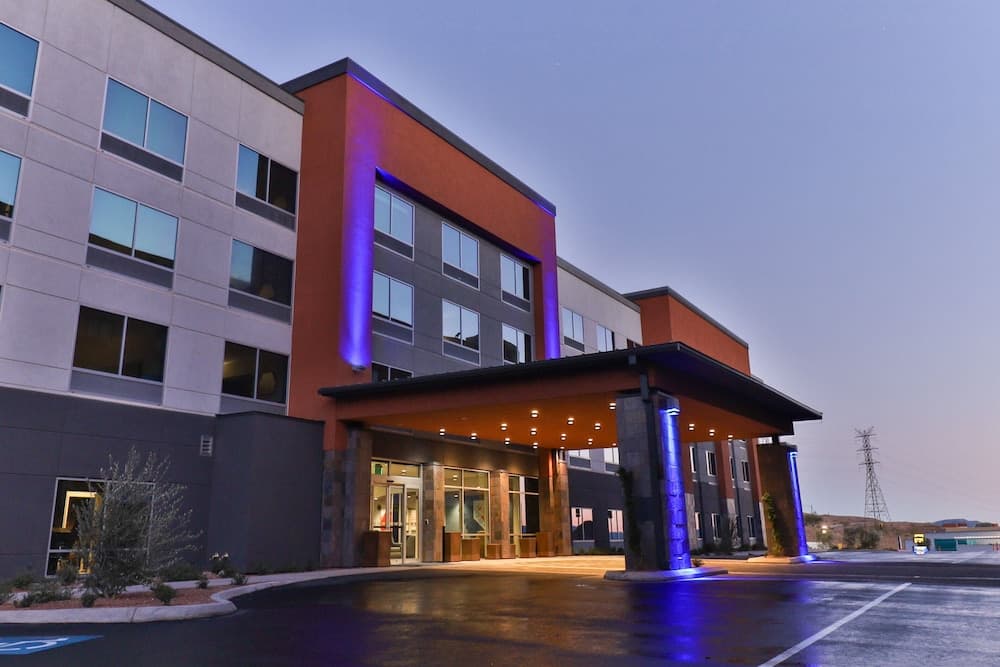 Holiday Inn Express & Suites Henderson South - Boulder City by IHG — hotel in Henderson, Nevada