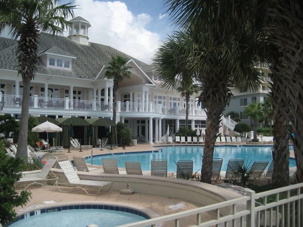 Beach Club Avalon 208 3 Bedroom Condo by RedAwning interior in Gulf Shores, AL — gallery photo 2
