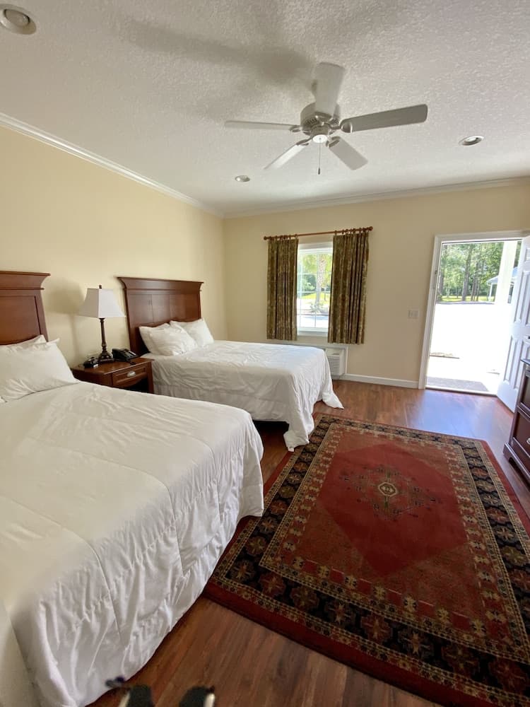 Blueberry Plantation Golf Resort interior in Alma, GA — gallery photo 2
