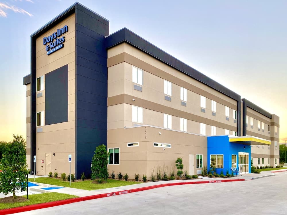 Days Inn & Suites by Wyndham Beaumont West / I-10 & Walden gallery photo in Beaumont, TX — image 6