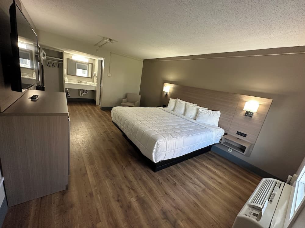 Whaler Inn and Suites gallery photo in New Bedford, MA — image 17