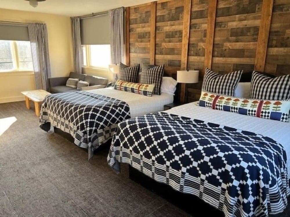 The Outpost by Windham Mountain Club interior in Windham — gallery photo 2