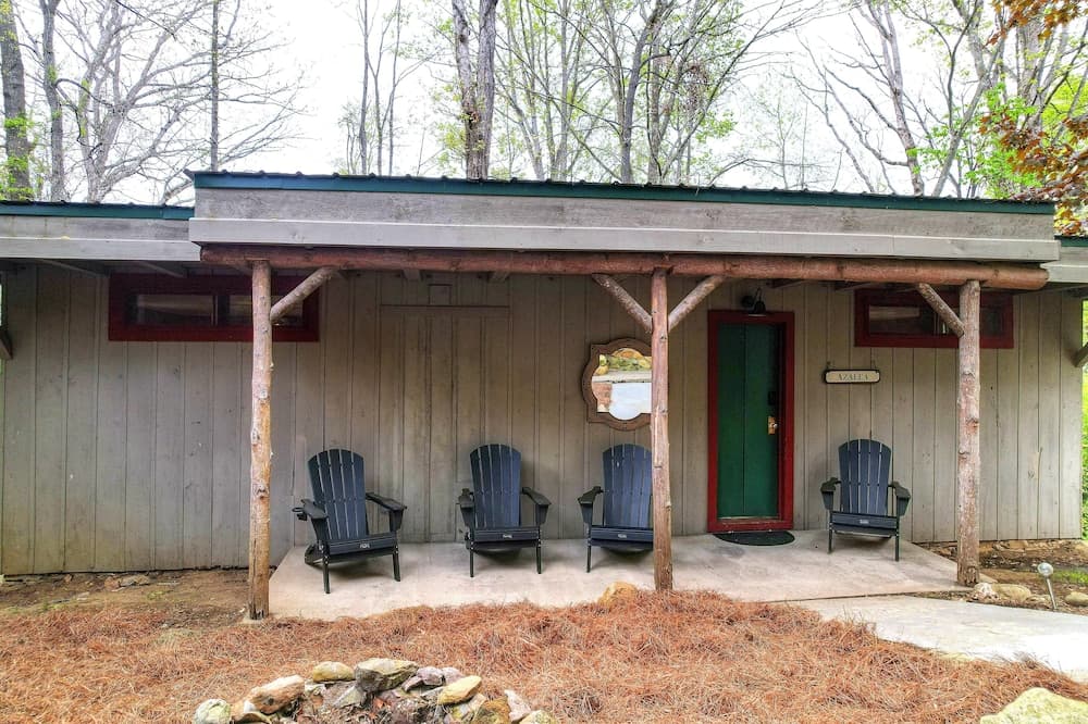 Wildrest Hotel property views in Waynesville, NC — gallery photo 3