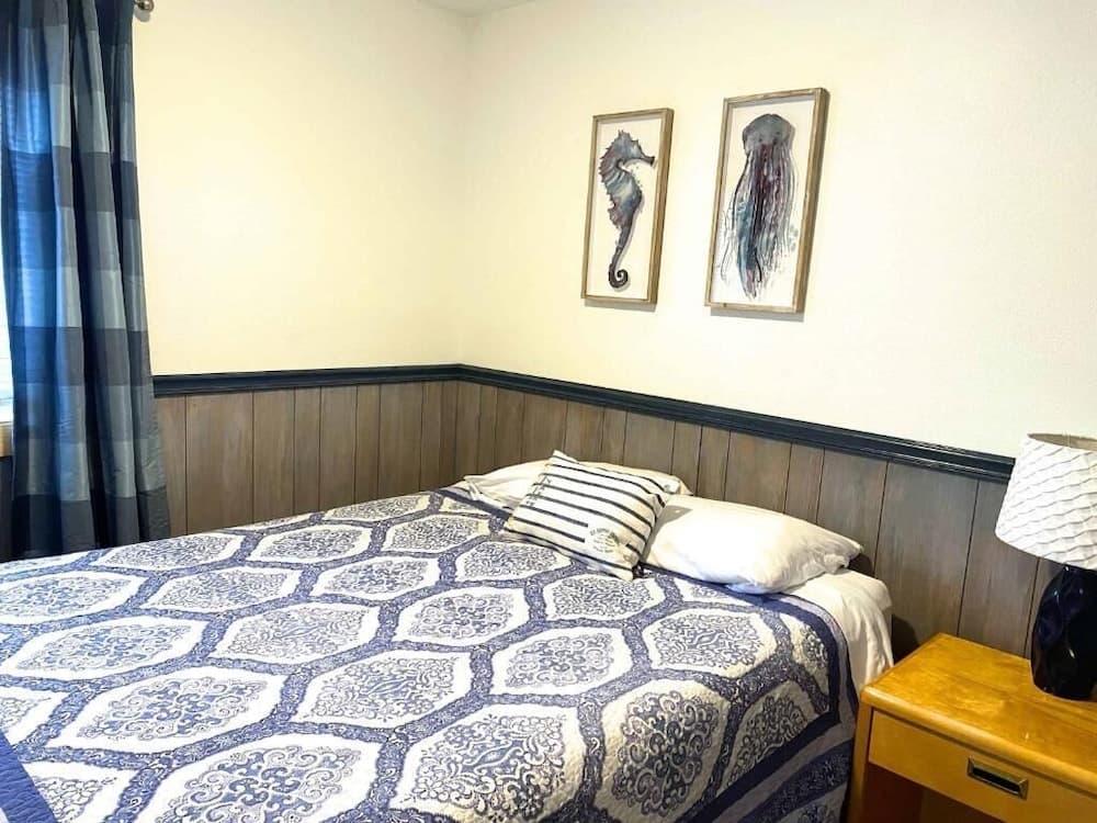 The Tides Inn property views in Seward, AK — gallery photo 3