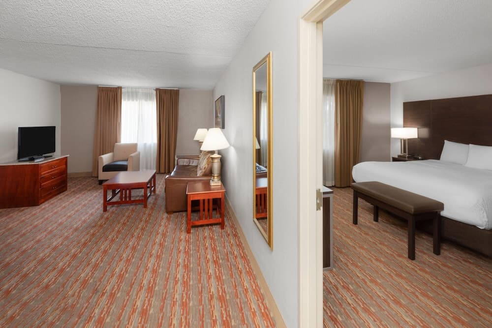 Endeavor Inn & Suites, Trademark Collection by Wyndham gallery photo in Topeka, KS — image 15
