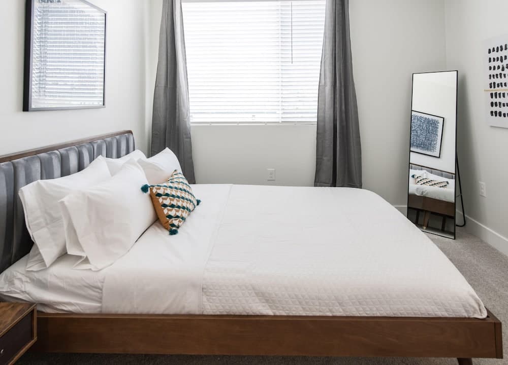 CozySuites Artistry Cincinnati interior in Cincinnati, OH — gallery photo 2