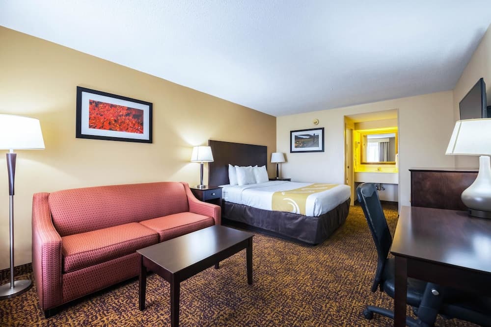Quality Inn Dillon interior in Dillon, SC — gallery photo 2