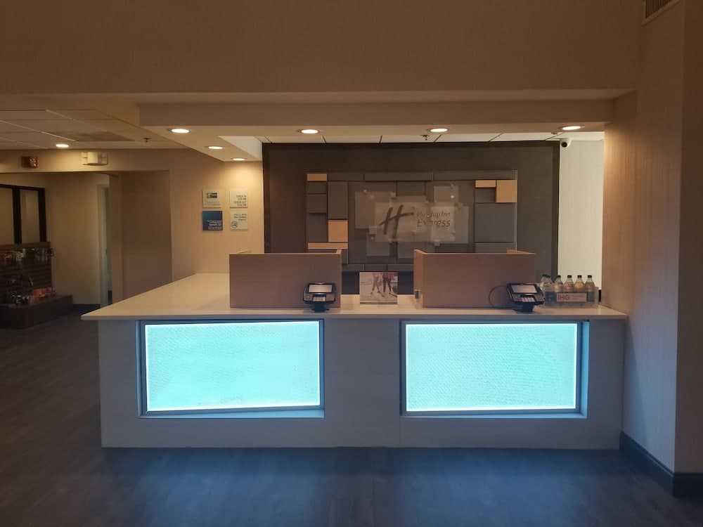 Holiday Inn Express Columbia NE - Fort Jackson by IHG interior in Columbia, SC — gallery photo 2