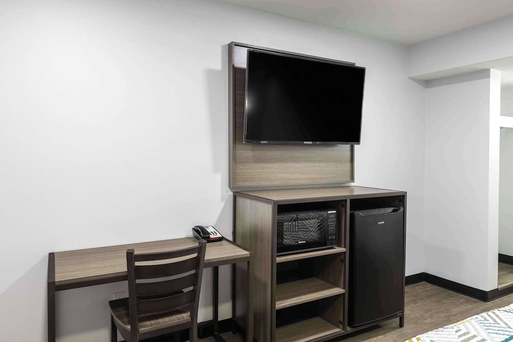 Motel 6 Hickory, NC gallery photo in Hickory, NC — image 16