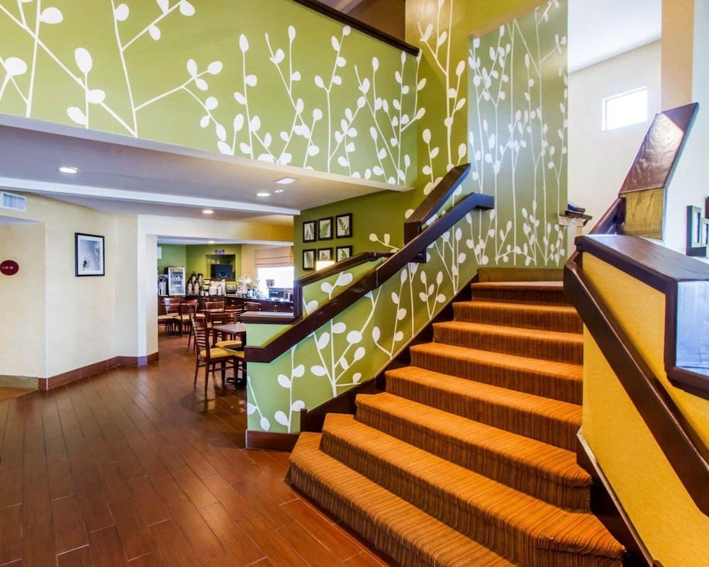 Econo Lodge Amarillo East interior in Amarillo, TX — gallery photo 2