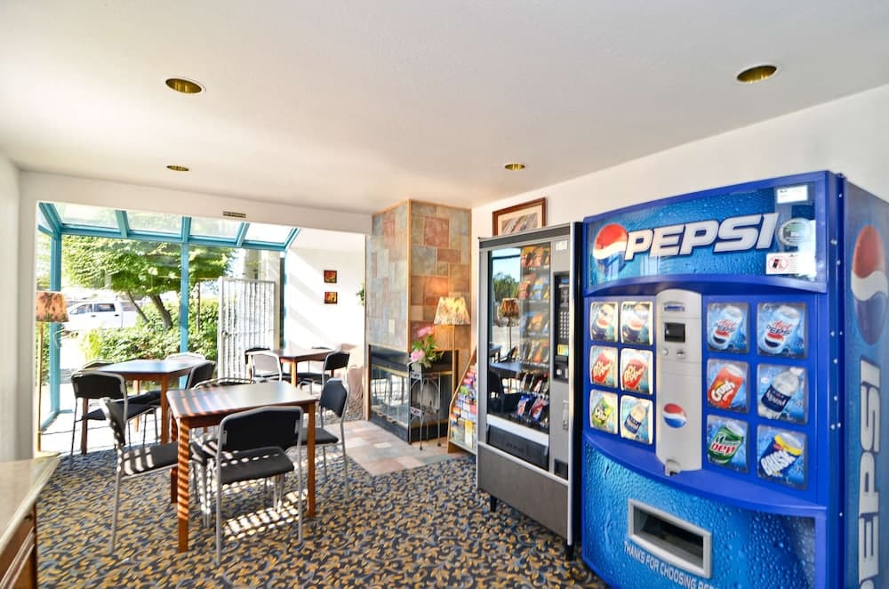 Americas Best Value Inn Novato Marin Sonoma property views in Novato, CA — gallery photo 3
