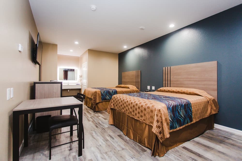 Budget Host Inn and Suites interior in Sugar Land, TX — gallery photo 2