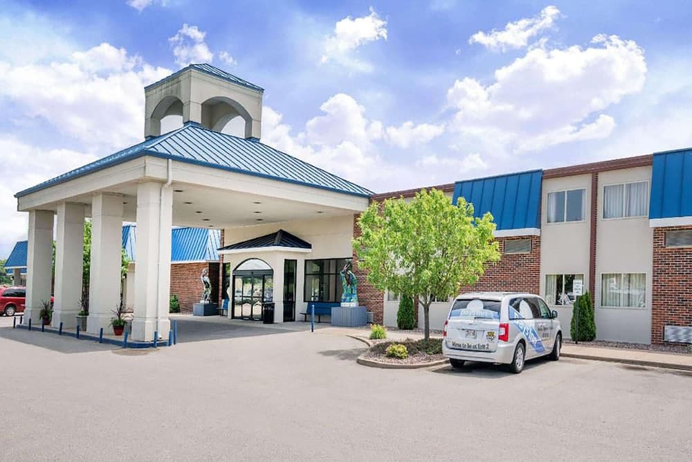 Blue Way Inn La crosse Extended Stay featured exterior or lobby in La Crosse, WI — similar hotel