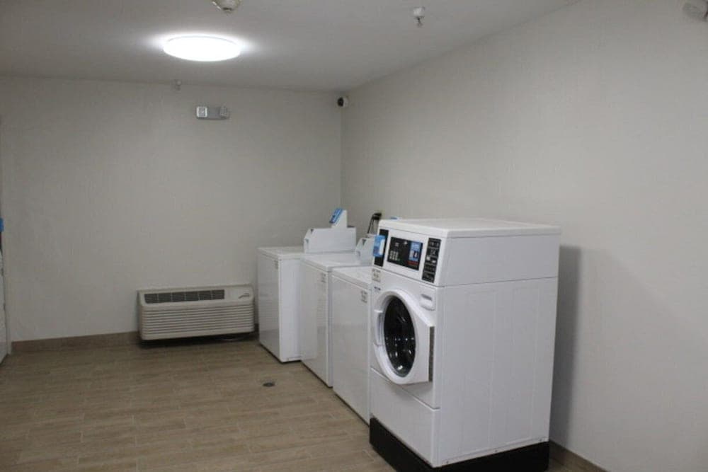 Candlewood Suites Southfield - Detroit by IHG property views in Southfield, MI — gallery photo 3