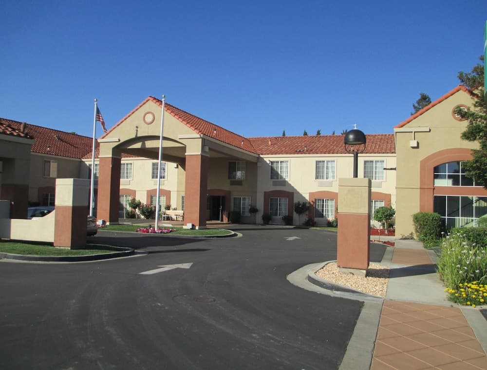Best Western Brentwood Inn gallery photo in Brentwood, CA — image 6