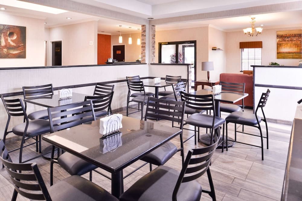 Quality Inn & Suites Beaumont gallery photo in Beaumont, TX — image 21