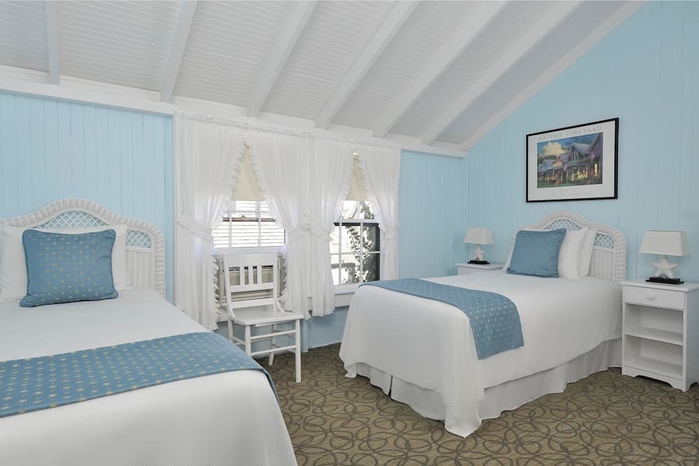 Pequot Hotel gallery photo in Oak Bluffs, MA — image 8