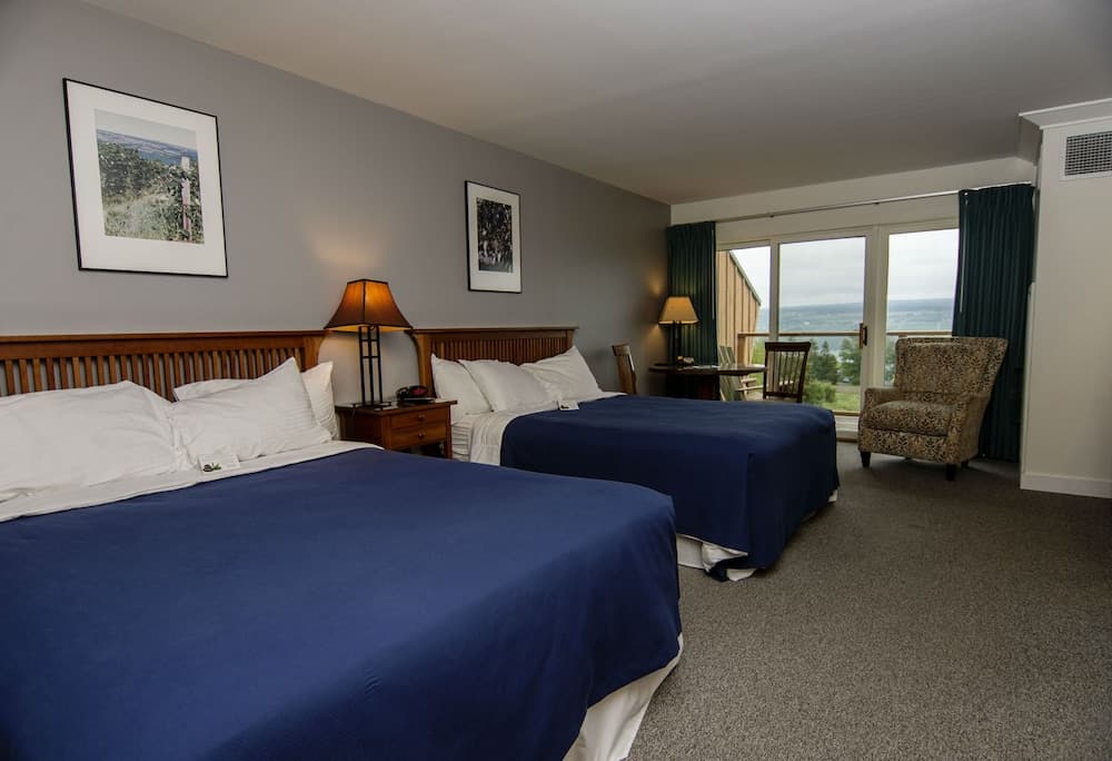 The Inn at Glenora Wine Cellars property views in Dundee, NY — gallery photo 3