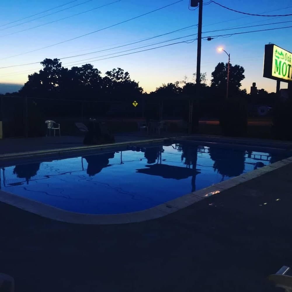 Oak Park Motel property views in Tahlequah, OK — gallery photo 3