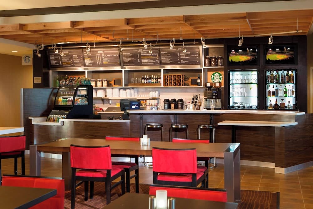 Courtyard by Marriott Dallas Midlothian-Midlothian Conf Ctr gallery photo in Midlothian, TX — image 48
