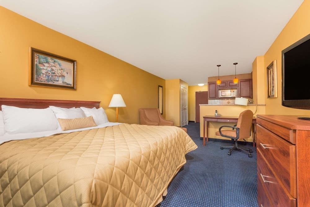 Ramada by Wyndham Catlettsburg Ashland gallery photo in Catlettsburg, KY — image 9