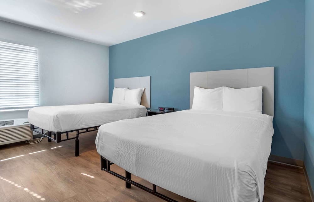 Extended Stay America Select Suites - Beaumont interior in Beaumont, TX — gallery photo 2