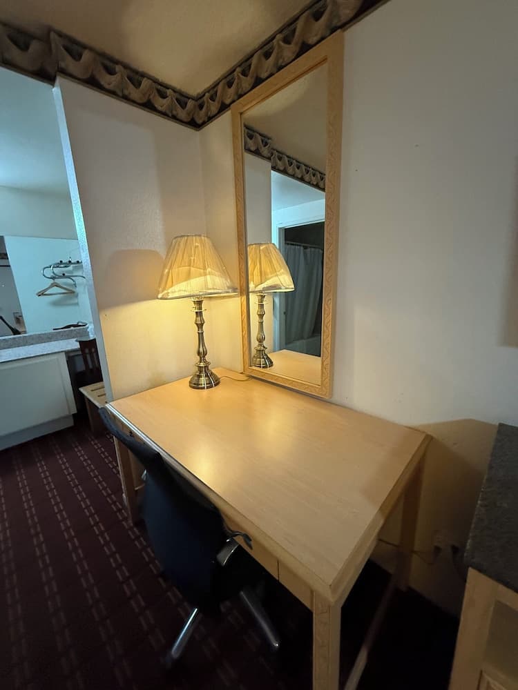 New Budget Inn gallery photo in Victorville, CA — image 14