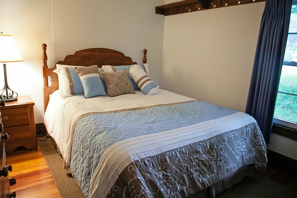 Blue Hill Lodge gallery photo in Claryville — image 20