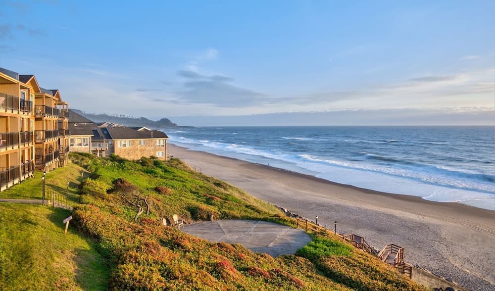 Cavalier Beachfront Condominiums featured exterior or lobby in Lincoln City, OR — similar hotel