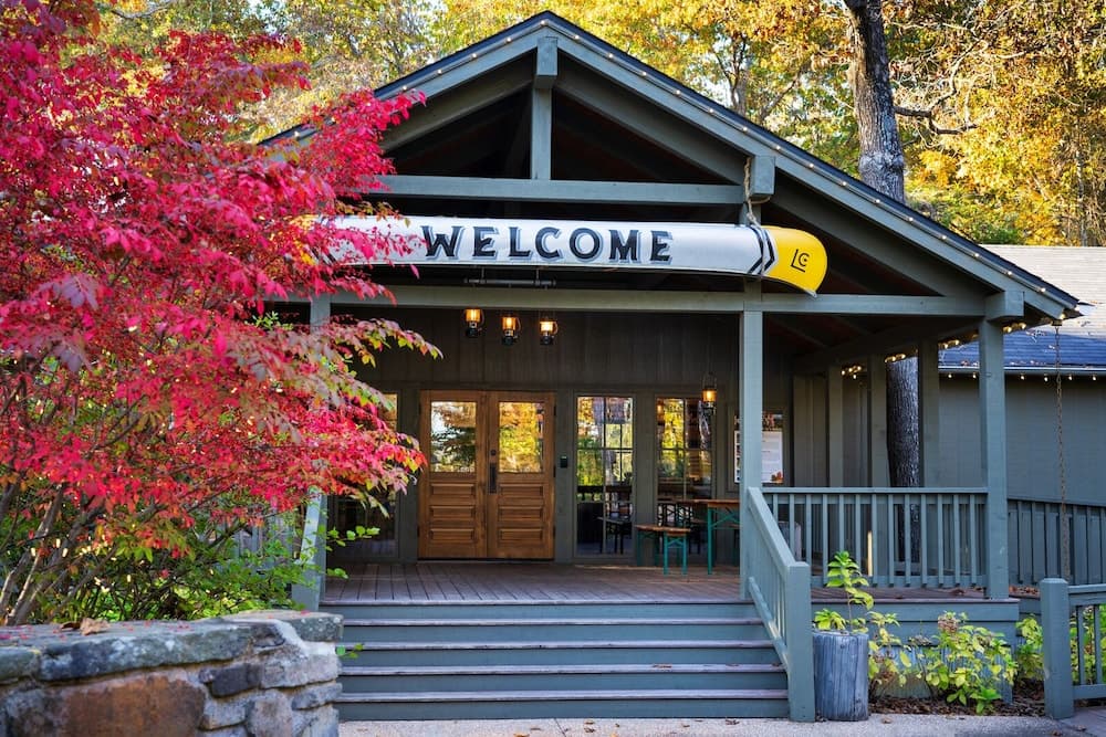 Camp Long Creek interior in Ridgedale — gallery photo 2