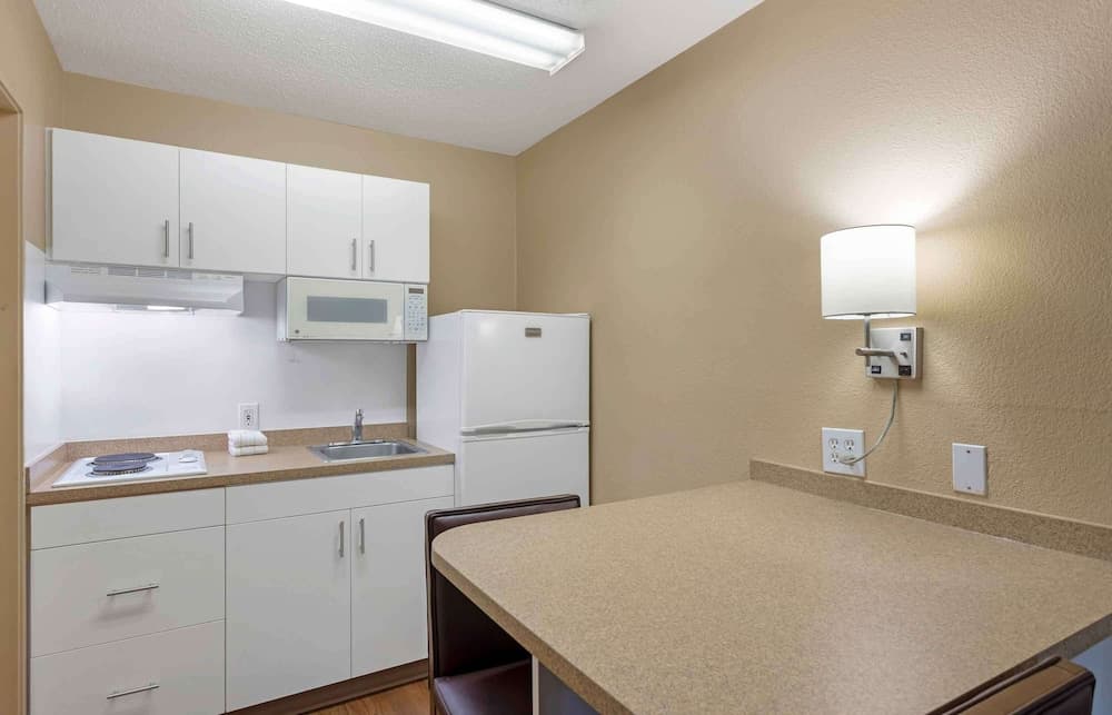 Extended Stay America Suites Washington DC Germantown Town C interior in Germantown, MD — gallery photo 2