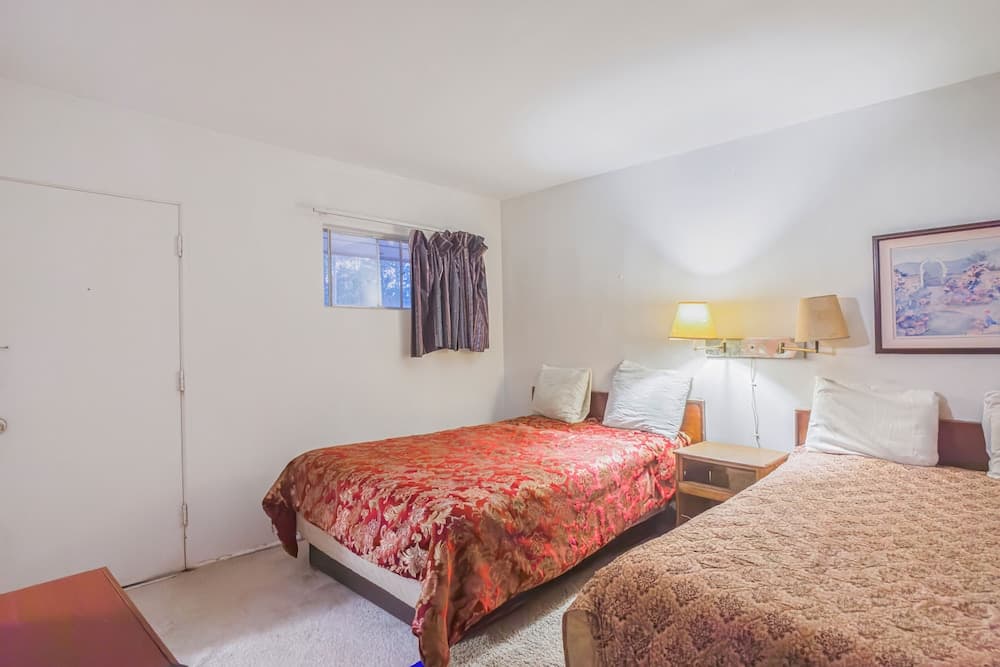 Hotel O Heart of Dixie Dadeville AL HWY 280 property views in Dadeville, AL — gallery photo 3
